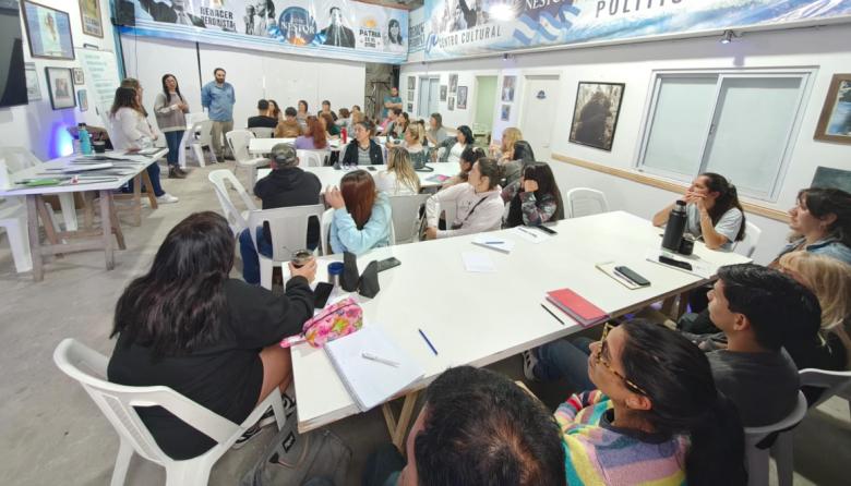 Más de 50 vecinos participaron del curso de manipulación segura de alimentos