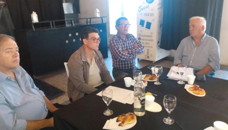 Ruralistas del sudeste analizaron el presente del Puerto con Carrillo en su reunión mensual
