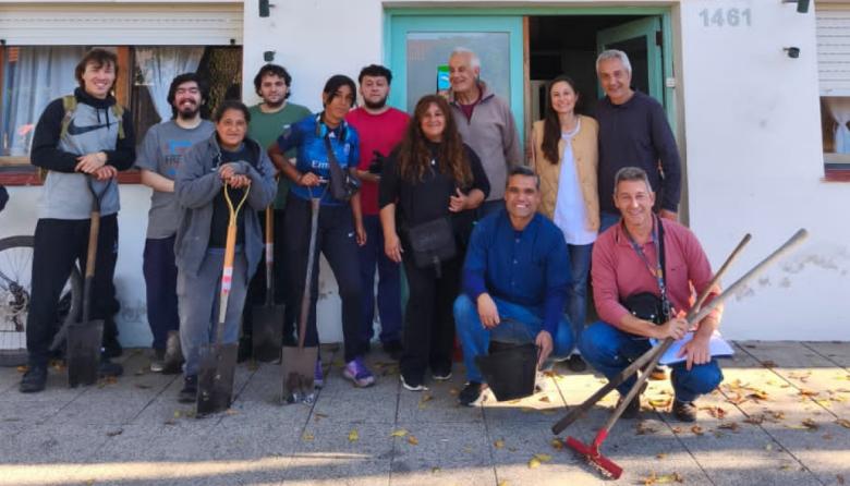 Una escuela especial de Necochea transforma su patio en huerta y apuesta a la inclusión y el trabajo
