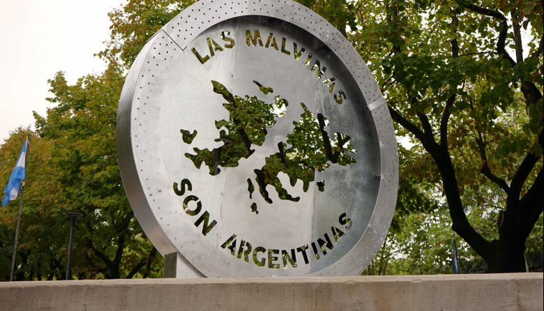 Homenaje a Malvinas: inauguraron un nuevo monumento en el centro de Necochea