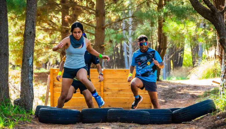 Vuelve Arena Race a Necochea: carreras con obstáculos, trail playero y atletas de todo el país