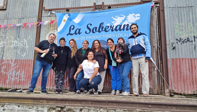Feria “La Soberana” reunió producción local y encuentro comunitario en Fernández