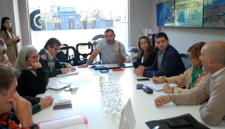 Quién decide suspender las clases en Necochea: Defensa Civil aclaró su rol en medio del reclamo de LLA