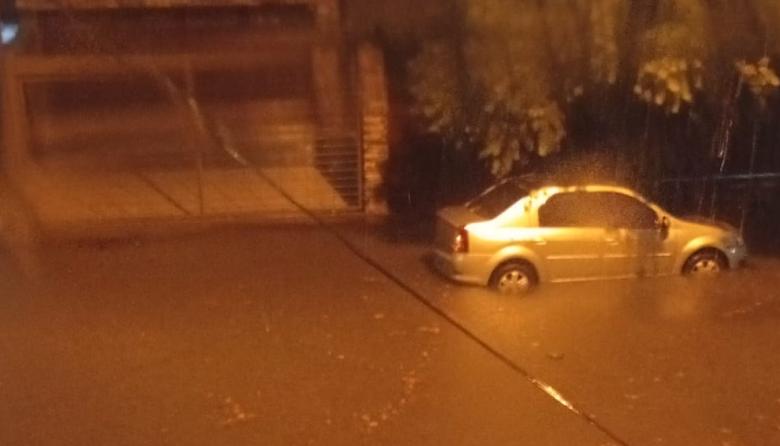 El temporal golpeó a Necochea: cayeron hasta 79 mm y hubo anegamientos en varios barrios