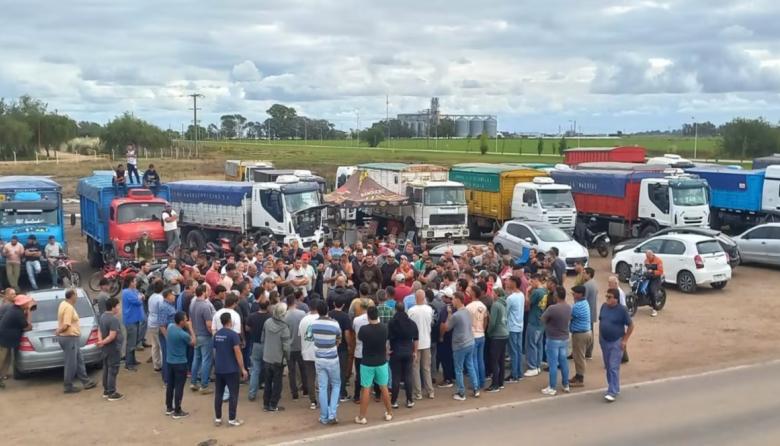 Puerto Quequén sigue paralizado por bloqueos: denuncian pérdidas por USD 450 millones