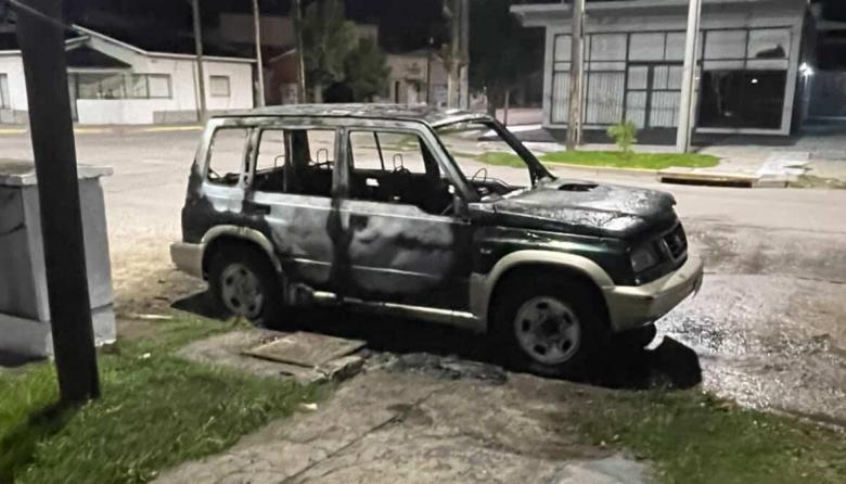Se incendió un auto en 42 y 63 durante la madrugada