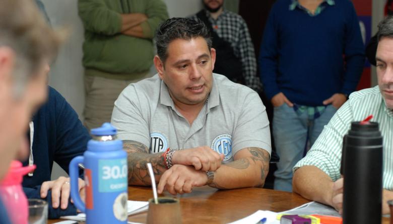 “No vamos a permitir que se negocien los puestos de trabajo”: UTA presiona por el nuevo pliego del transporte público