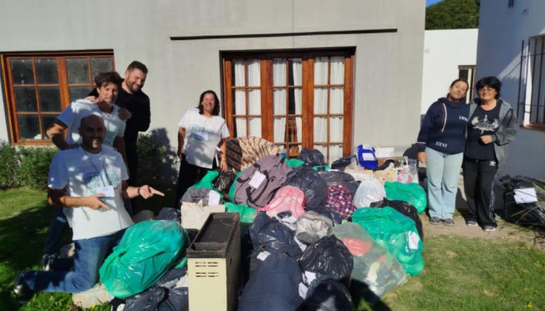 Necochea solidaria: más de 1.100 bultos de ropa y 900 litros de leche en una colecta masiva