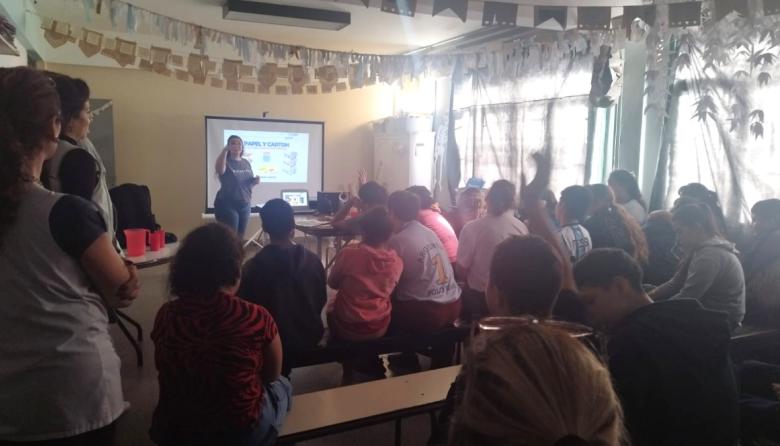 Día de la Tierra en Necochea: estudiantes de la Escuela 501 participaron de una jornada clave sobre reciclaje