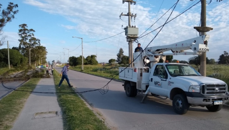 Temporal en Necochea: la UPC pidió extremar cuidados por cables y riesgo eléctrico