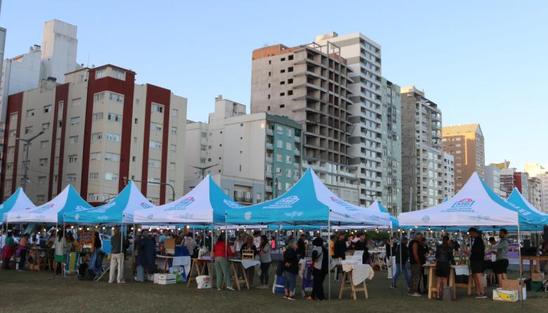 Vuelve Mercados Bonaerenses al Jardín Francés con feria, música y gastronomía local