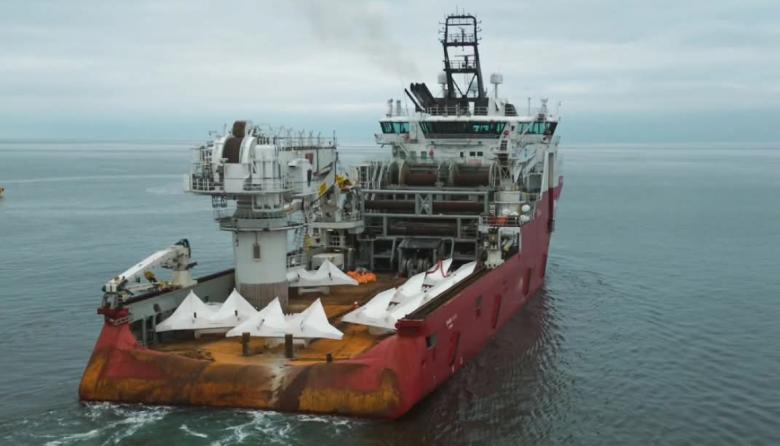 Skandi Hera: el gigante offshore zarpó desde Quequén con anclas para Punta Colorada