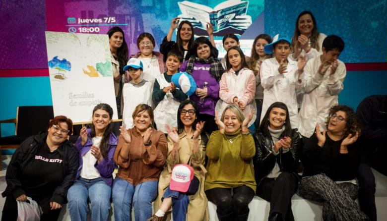 Andrea Cáceres acompañó la presentación de “Semillas de empatía” en la Feria Internacional del Libro