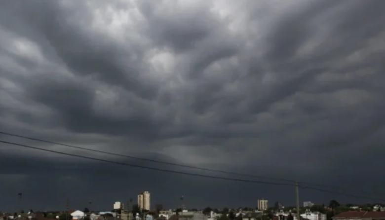 Frío, chaparrones y ráfagas de hasta 59 km/h: cómo estará el tiempo este domingo en Necochea