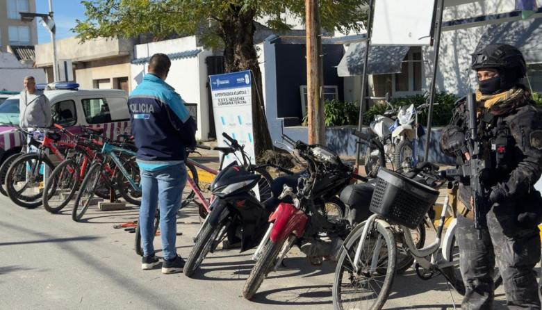 Allanamientos masivos en Necochea: secuestraron droga, bicicletas robadas y elementos usados en distintos delitos