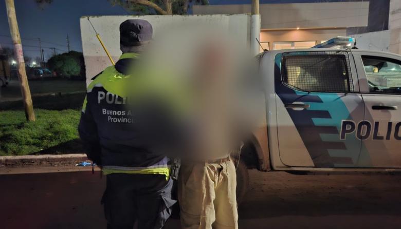 Su madre gritaba que lo sacaran de la casa: terminó aprehendido tras un violento episodio familiar