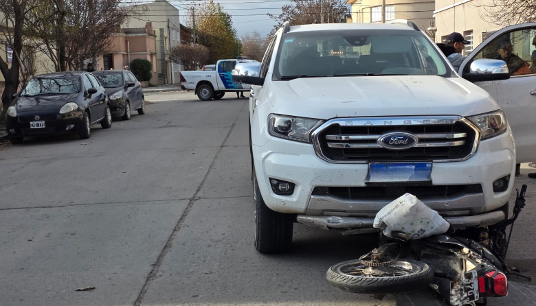 Menor embestido por una camioneta en 60 y 69