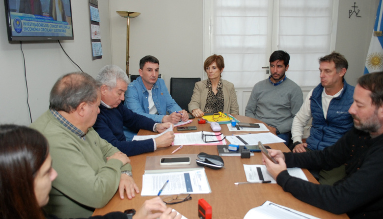 Estacionamiento medido, maltrato animal y reclamos al Ejecutivo: qué debatirá el Concejo este jueves