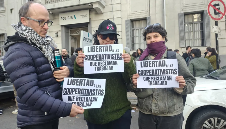 Reclamo por la continuidad laboral de cooperativistas en La Plata terminó con 19 detenidos
