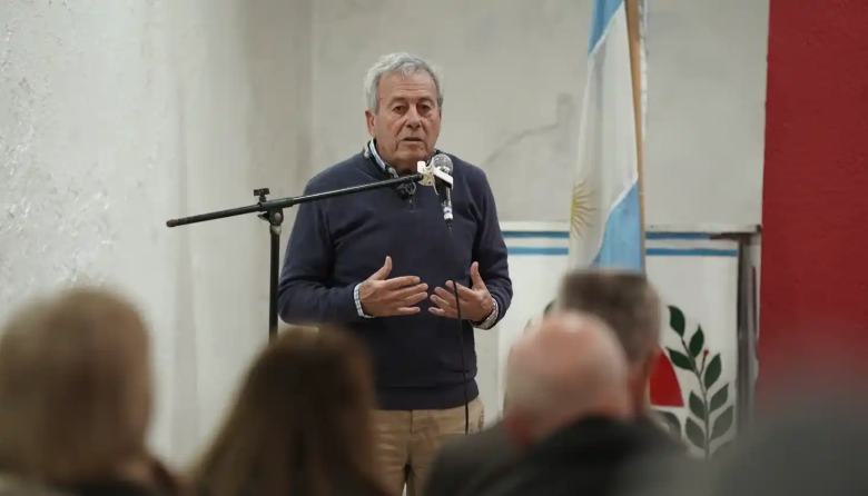 Molina pone en marcha la nueva etapa de la UCR con un plenario abierto a la comunidad