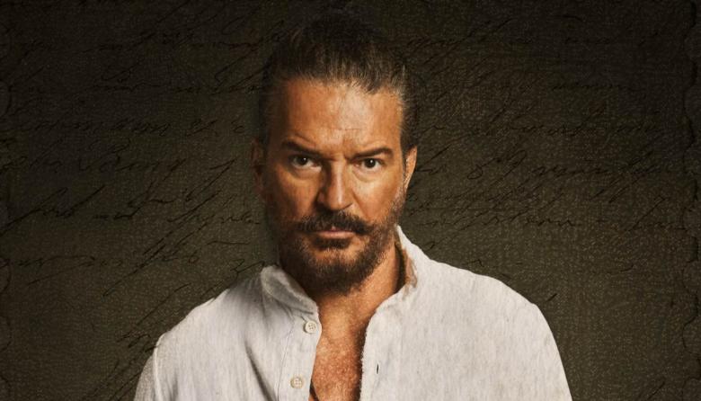 Las canciones que marcaron generaciones: llega un homenaje a Ricardo Arjona en Necochea
