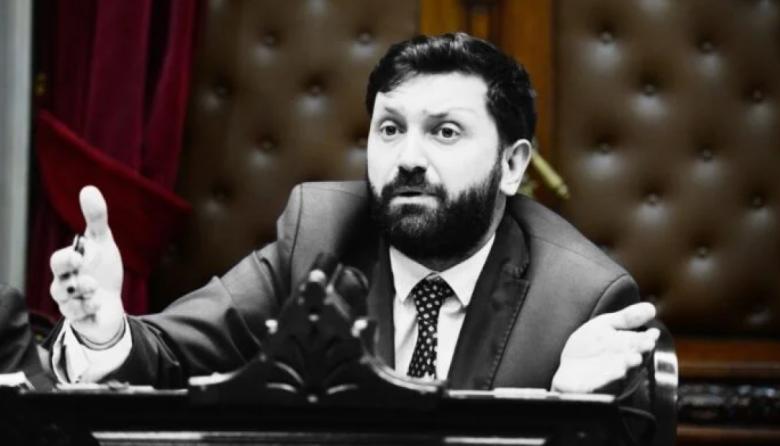 "¿Qué les dieron para no venir?": la UCR de Necochea respaldó a Pablo Juliano tras el caso Adorni