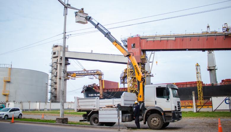 Puerto Quequén renovó la iluminación en la zona por donde ingresan los camiones