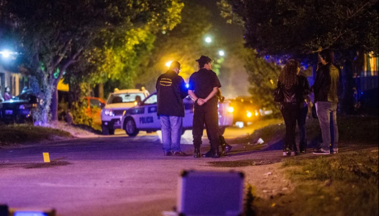 Tiraba cortes con la moto, discutió con sus familiares y terminó asesinado