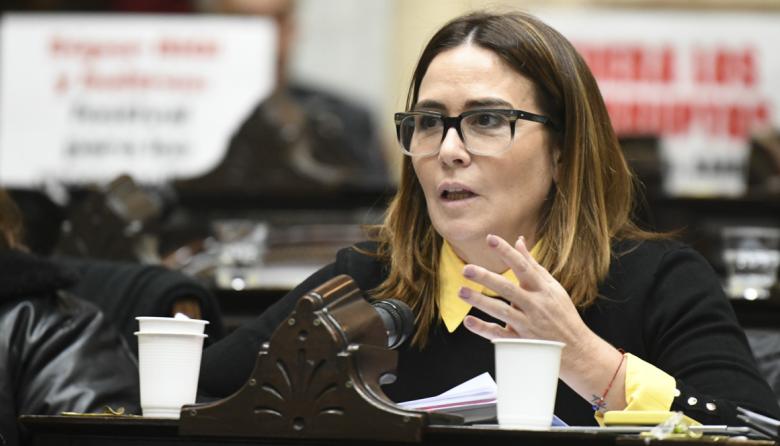 “Las familias se endeudan para pagar comida y servicios”: la advertencia de Jimena López