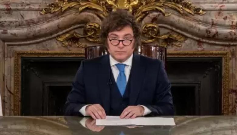 Milei propone un “grillete fiscal”: el déficit podría paralizar al Estado y cortar fondos a las provincias