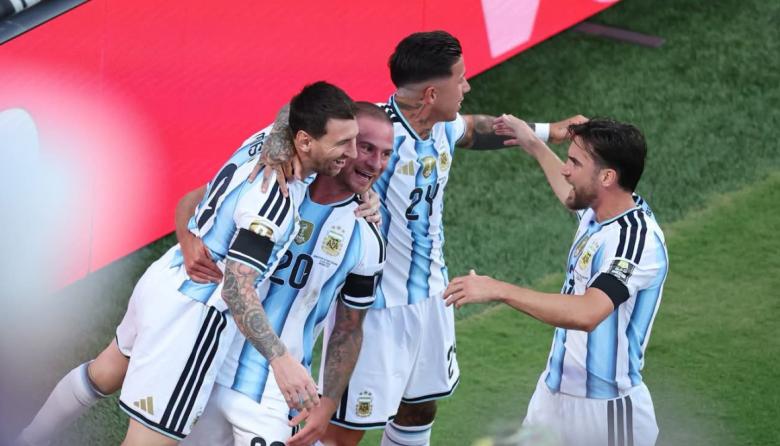 Argentina va por otra final del Mundial ante Inglaterra: hora, formaciones e historial