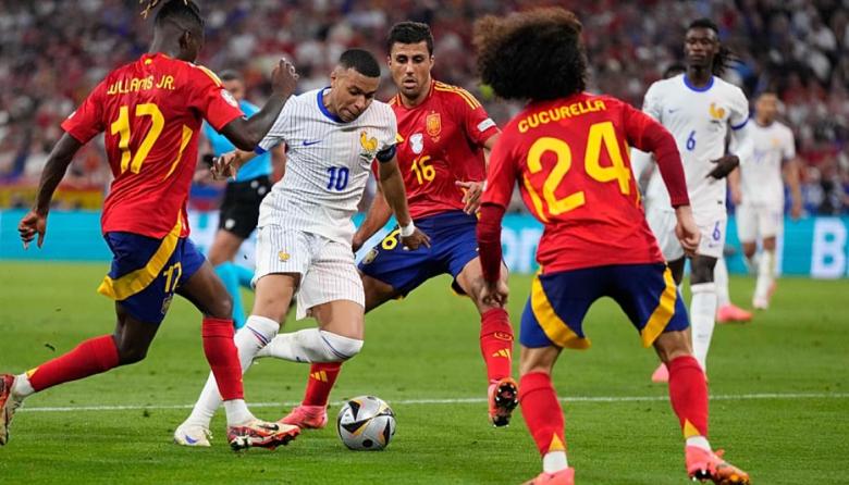 Francia y España definen al primer finalista: hora, TV y formaciones