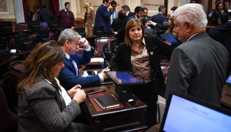 Senadores cobrarán casi $12 millones por mes desde agosto