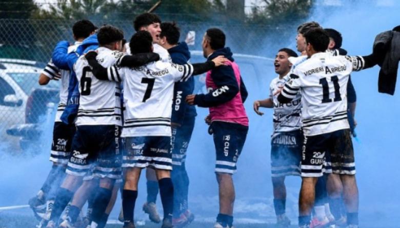 Ministerio venció 2-0 a Argentinos y quedó a un partido del ascenso al Regional