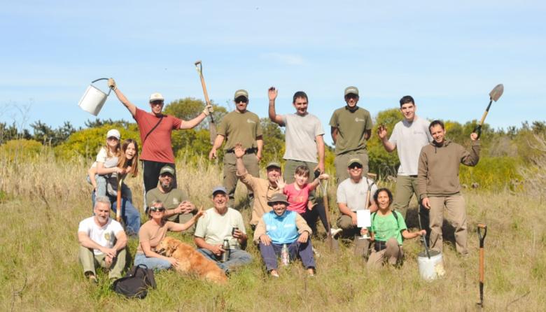 Los cuidaron durante tres años y ahora los plantaron en el Parque Miguel Lillo