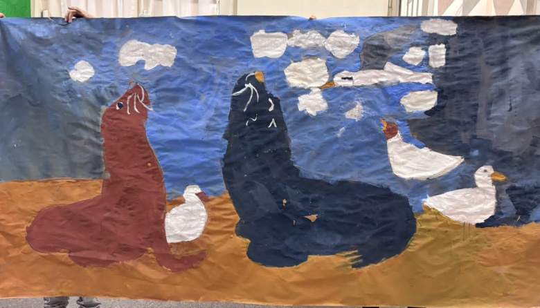 Del puerto al aula: 30 alumnos recrearon la fauna de Necochea y Quequén en dos murales