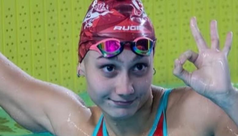 Imparable: Guadalupe Angiolini volvió a romper el récord argentino juvenil en los 50 metros espalda