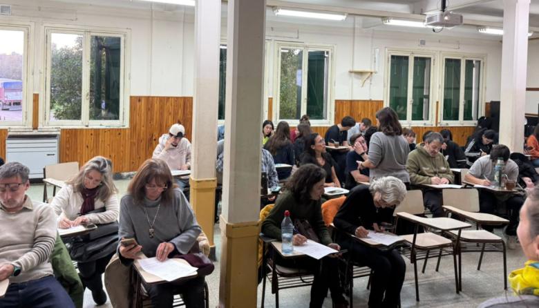 ADN, fotos y relatos familiares: una charla abierta invita a reconstruir las raíces de Necochea