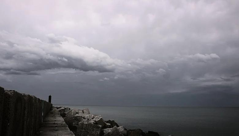 Viernes frío y mayormente nublado en Necochea y Quequén: ¿hay probabilidad de lluvia?