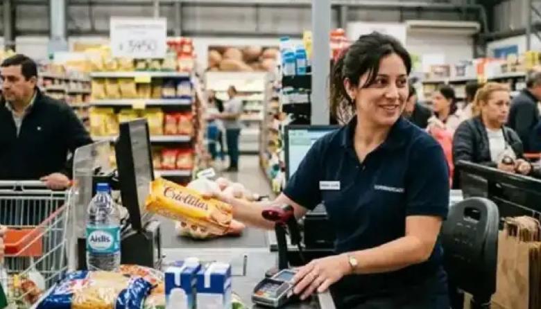 Día del Empleado de Comercio: por qué se celebra hoy y qué negocios pueden abrir