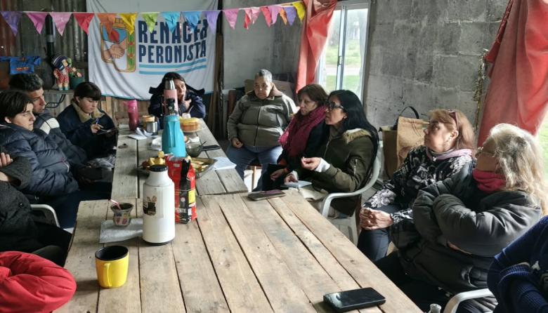 Andrea Cáceres recorrió Necochea y Juan N. Fernández: qué temas llevaron los vecinos