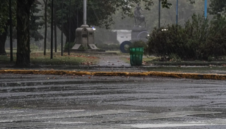 Un sábado muy frío y ventoso en Necochea: chaparrones y ráfagas de hasta 69 km/h