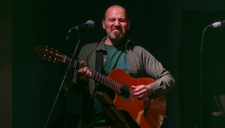 Roquiño se presenta en WO con Brenda Llobet, Sebas Drangusch y otros invitados