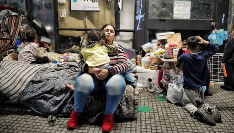 La pobreza volvió a subir: alcanzó al 32,3% y afecta a casi 10 millones de personas