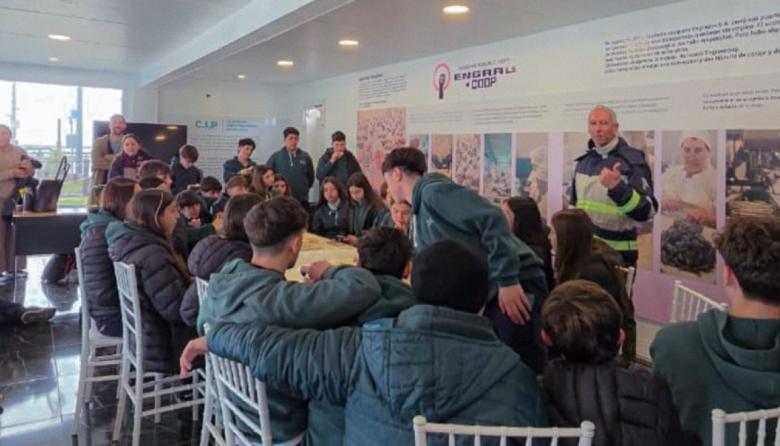 Estudiantes de Balcarce conocieron Puerto Quequén desde su Centro de Interpretación