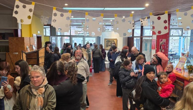 Una tarde para volver a la tierra: el Centro Cultural se llenó en la Suelta de Semillas