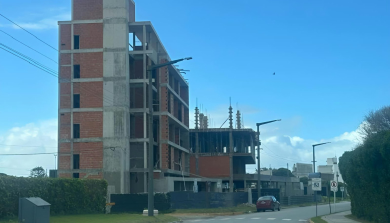 Necochea, entre los municipios con mayores caídas en actividad inmobiliaria y construcción