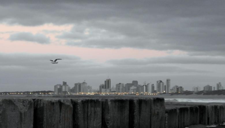 Domingo frío y nublado en Necochea y Quequén: se espera neblina y pocas chances de lluvia