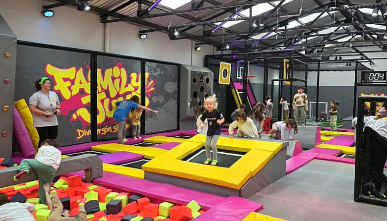 Family Jump abrió en Necochea: camas elásticas, juegos y diversión para toda la familia