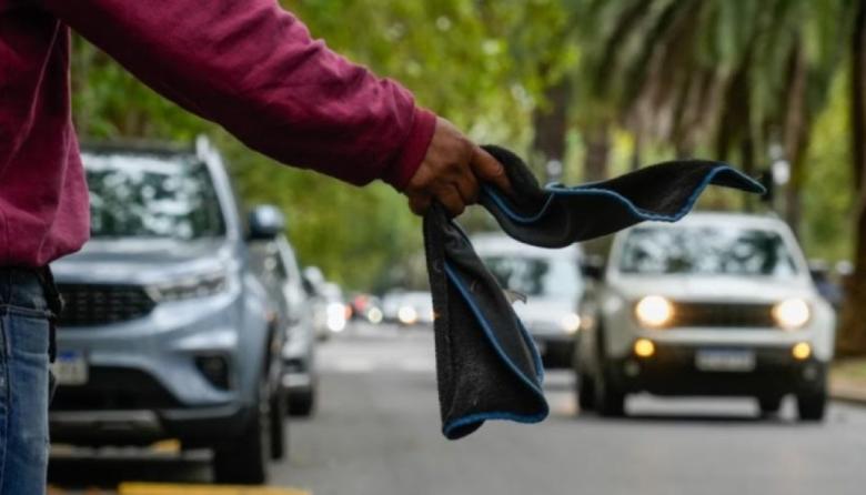 Necochea: dirigentes del PJ cuestionaron la ordenanza de cuidacoches y pidieron inclusión